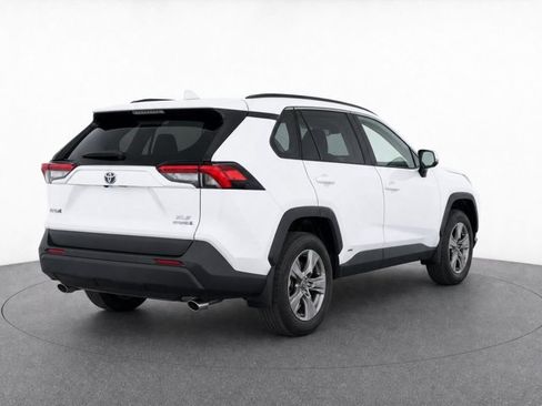 Used 2024 Toyota RAV4 XLE w/ Convenience Package AWD/4WD image 7