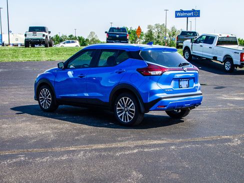 Used 2021 Nissan Kicks SV image 5
