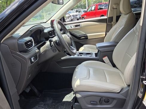 Used 2021 Ford Explorer Platinum w/ Equipment Group 601A AWD/4WD image 6