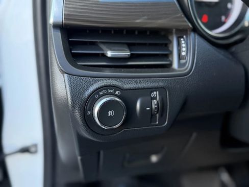 Used 2019 Buick Envision Essence image 26