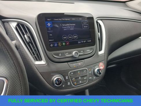 Used 2025 Chevrolet Malibu LT image 31