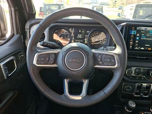 Used 2024 Jeep Wrangler Sahara image 19