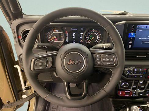 Used 2026 Jeep Gladiator Rubicon AWD/4WD image 15