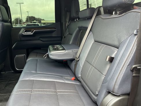 Used 2023 Chevrolet Silverado 1500 High Country w/ High Country Premium Package image 15