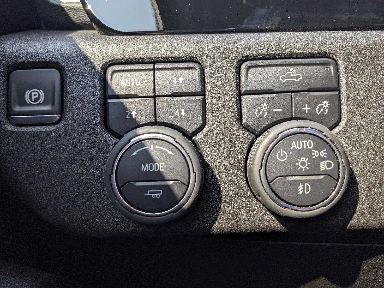 Used 2025 Chevrolet Silverado 1500 RST AWD/4WD image 13