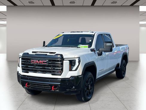 Used 2025 GMC Sierra 3500 AT4 w/ AT4 Premium Plus Package AWD/4WD image 9