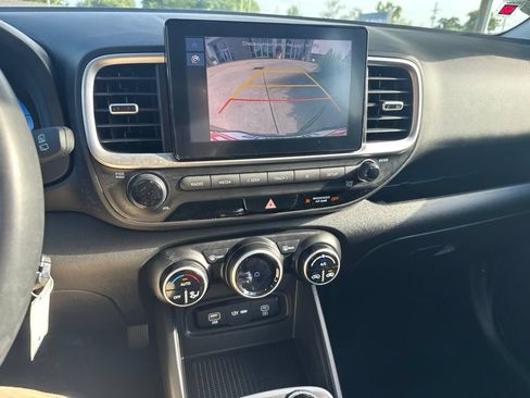 Used 2023 Hyundai Venue SEL FWD image 20