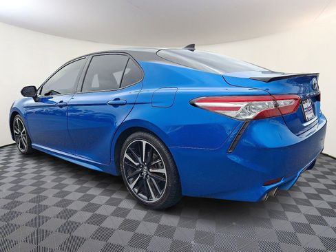 Used 2020 Toyota Camry XSE image 4