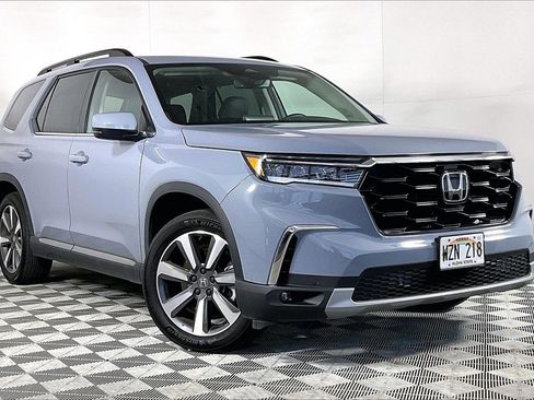 Used 2025 Honda Pilot Touring image 12