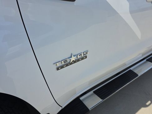 Used 2021 Chevrolet Silverado 1500 LT w/ Z71 Off-Road Package AWD/4WD image 7