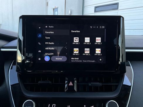 Used 2025 Toyota Corolla LE image 26