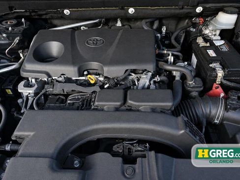 Used 2020 Toyota RAV4 LE FWD image 17