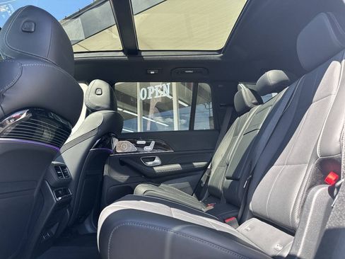 Used 2024 Mercedes-Benz GLS 580 4MATIC w/ Warmth & Comfort Package image 25
