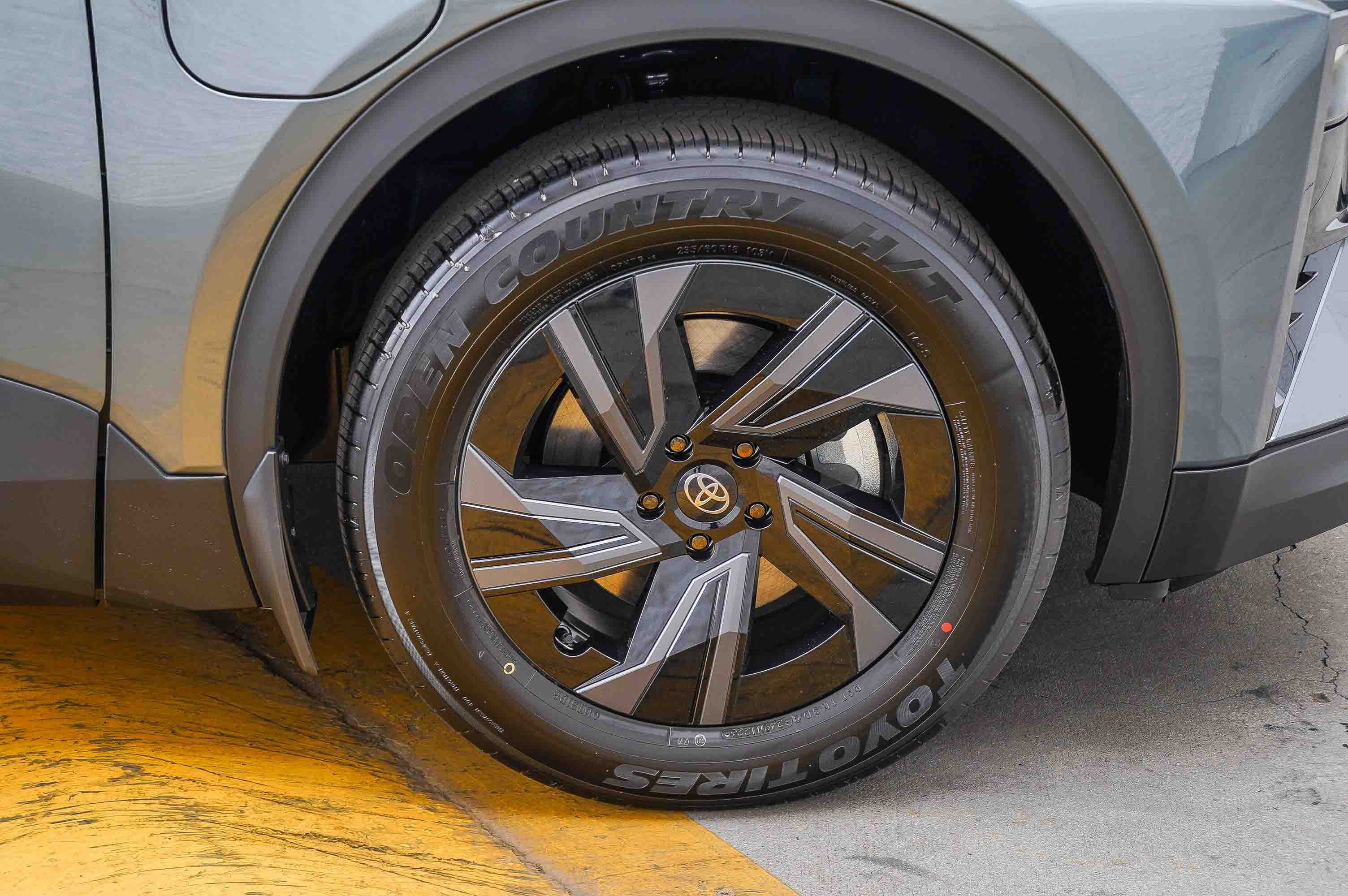 New 2026 Toyota C-HR AWD/4WD image 11