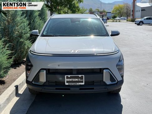 Used 2025 Hyundai Kona SEL AWD/4WD image 2