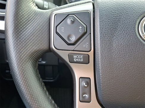 Used 2017 Toyota Tacoma SR5 image 21