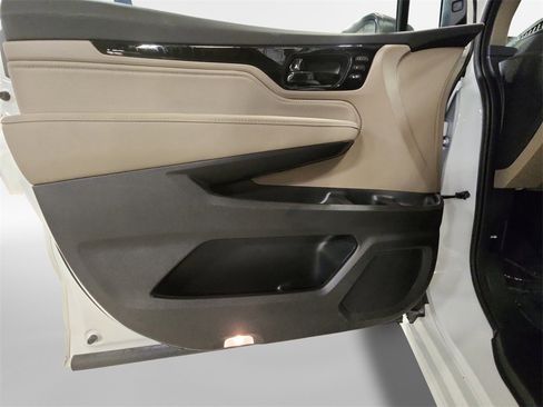 Used 2024 Honda Odyssey Touring image 14