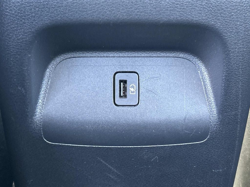 Certified 2020 Nissan Sentra SV FWD image 18