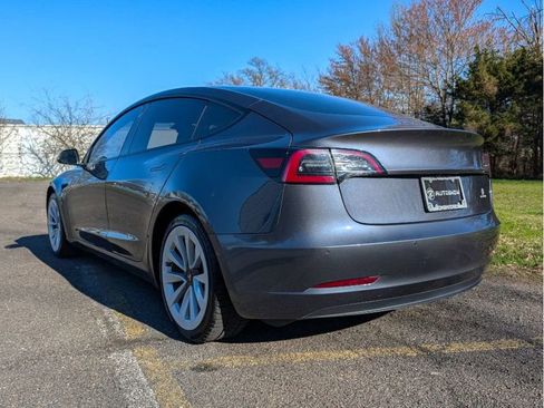 Used 2022 Tesla Model 3 Long Range AWD/4WD image 8
