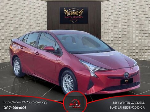 Used 2017 Toyota Prius Two image 2