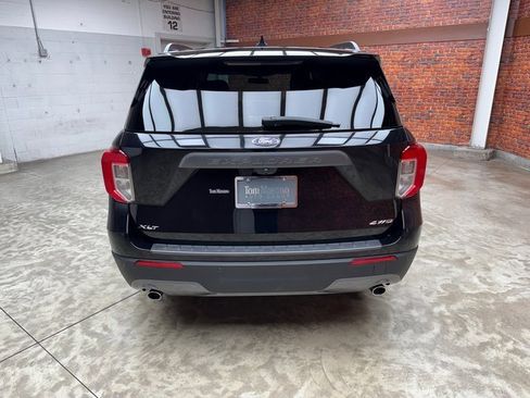 Certified 2022 Ford Explorer XLT w/ Equipment Group 202A image 4