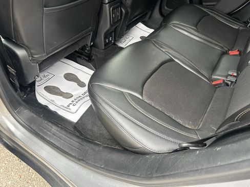 Used 2018 Jeep Compass Latitude w/ Popular Equipment Group AWD/4WD image 9