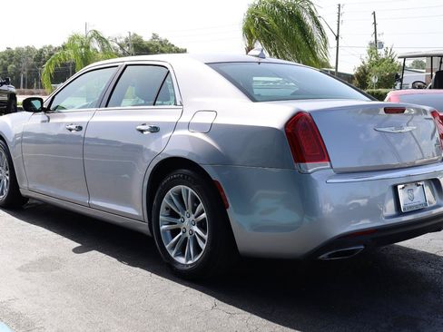 Used 2016 Chrysler 300 C RWD image 3