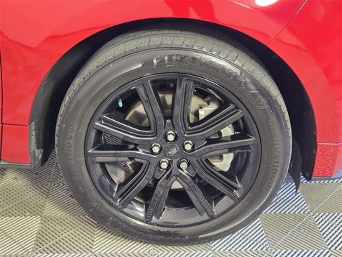 Used 2021 Ford Edge ST-Line image 16