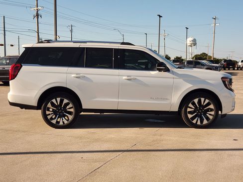 New 2025 Ford Expedition Platinum w/ Platinum Ultimate Package image 7