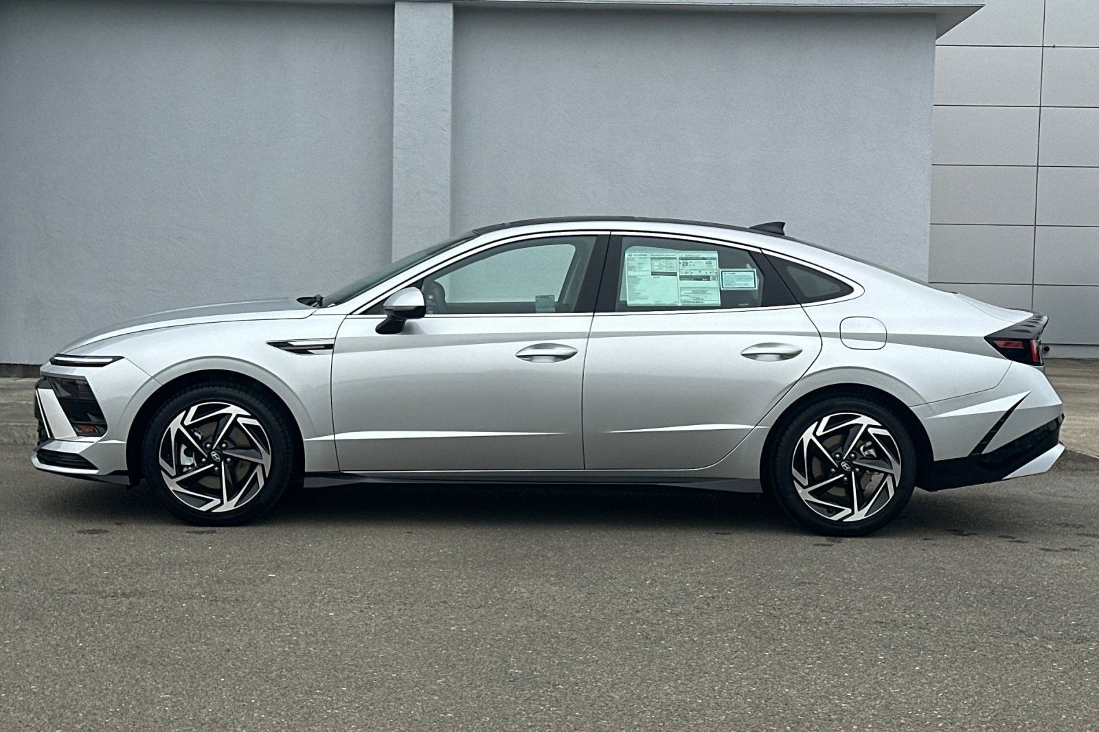 Certified 2025 Hyundai Sonata SEL FWD image 7