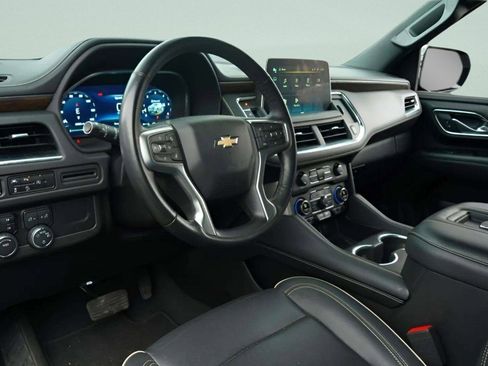 Used 2024 Chevrolet Suburban Premier image 22