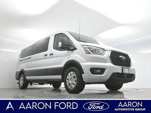 Used 2023 Ford Transit 350 XLT RWD image 2