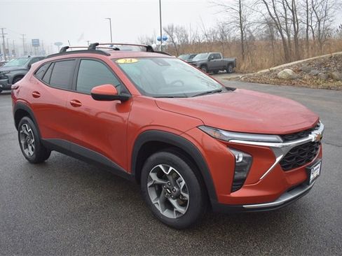 Used 2024 Chevrolet Trax LT w/ Driver Confidence Package image 10