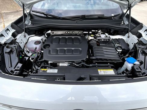 New 2026 Volkswagen Tiguan SE R-Line FWD image 16