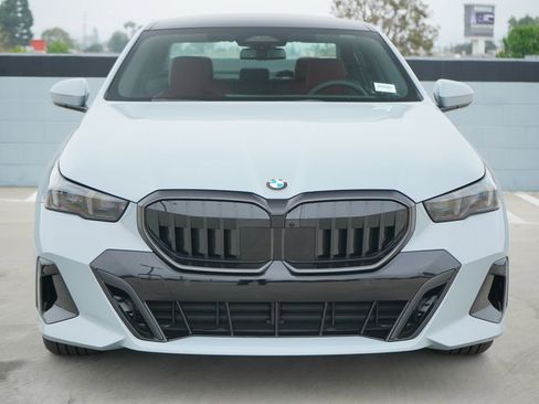 New 2026 BMW 530i w/ Executive Package RWD image 2