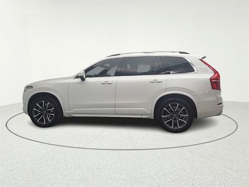 Used 2017 Volvo XC90 T6 Momentum w/ Vision Package image 4