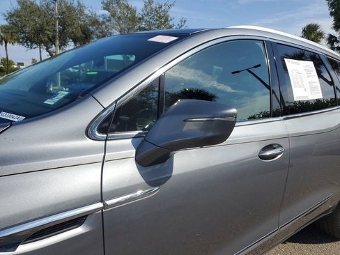 Used 2019 Buick Enclave Avenir image 12