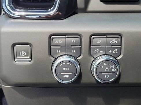 Used 2024 GMC Sierra 3500 Denali Ultimate image 15