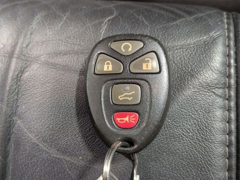 Used 2013 GMC Acadia Denali image 38