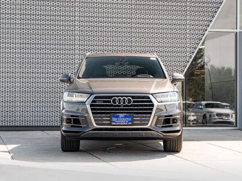 Used 2018 Audi Q7 3.0T Prestige w/ Prestige Package AWD/4WD image 30