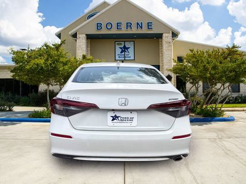 Used 2025 Honda Civic Sport image 4
