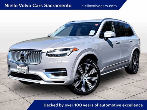 Used 2025 Volvo XC90 T8 Plus w/ Protection Package Premier AWD/4WD image 1