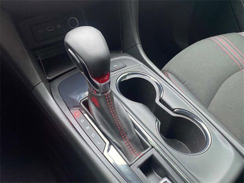 Used 2023 Chevrolet Equinox RS image 28