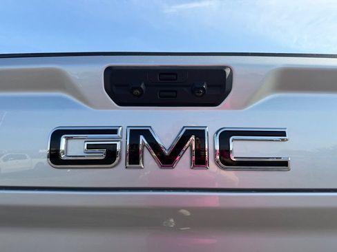 Used 2021 GMC Sierra 3500 Denali w/ Denali Ultimate Package AWD/4WD image 15