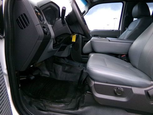 Used 2014 Ford F250 XL w/ Power Equipment Group image 17