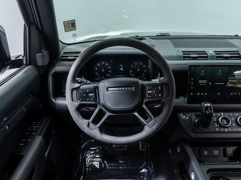 Used 2023 Land Rover Defender 110 V8 AWD/4WD image 14