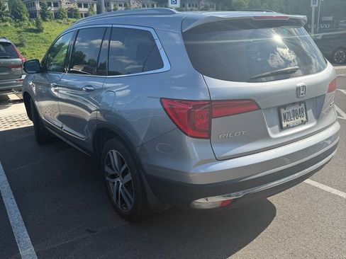 Used 2017 Honda Pilot Touring image 4