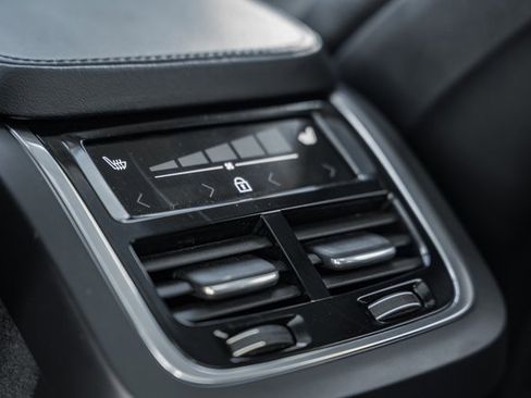 Used 2023 Volvo XC90 B6 Plus w/ Protection Package Premier image 31