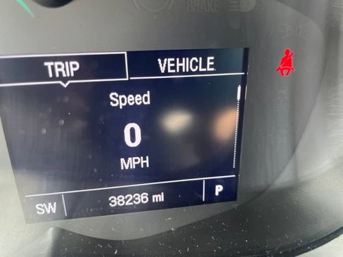 Used 2019 Chevrolet Trax LT w/ LT Convenience Package AWD/4WD image 15