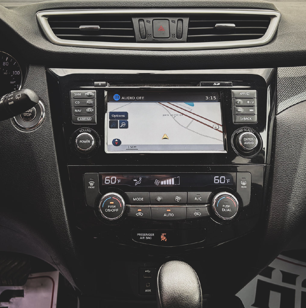Used 2015 Nissan Rogue SL AWD/4WD image 12